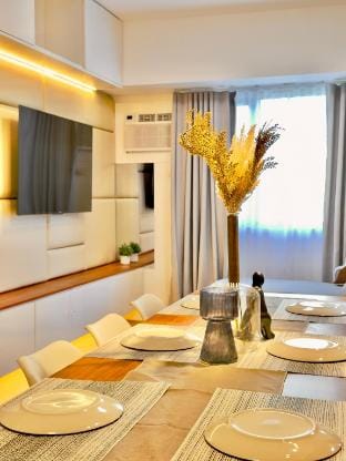 Spacious Two Bedroom with Pool View - Iloilo Vacation rental in Iloilo City