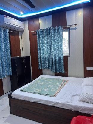 Maa Yashoda Devi Residency Vacation rental in Uttar Pradesh