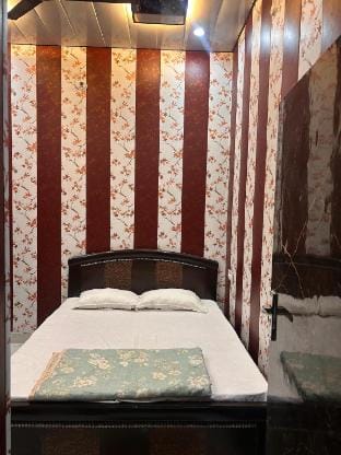 Maa Yashoda Devi Residency Vacation rental in Uttar Pradesh
