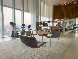 SkyPool KLCC 2BR Platinum Suite ｜D33F View｜Netflix Apartment in Federal Territory of Kuala Lumpur