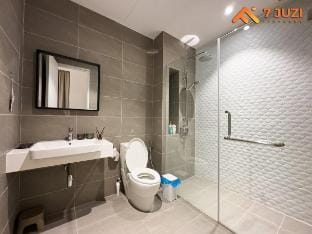 KL Quill Suite1R1B F13 NetflixHD1080 Infinity Pool Apartment in Federal Territory of Kuala Lumpur