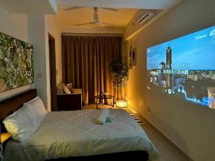 Premium Cozy Suite Rooftop Pool KLCC-1080Netflix A Apartment in Federal Territory of Kuala Lumpur