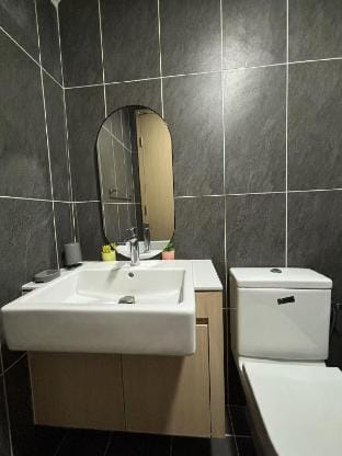 Premium Cozy Suite Rooftop Pool KLCC-1080Netflix A Apartment in Federal Territory of Kuala Lumpur
