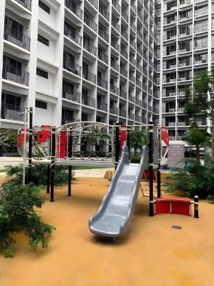 MOA Shore 2 One1 BR w/balcony w/NeTFLIX Apartment in Pasay