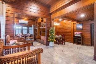 Teakwood house - Family Retreat Near Airport Vacation rental in Chiang Mai