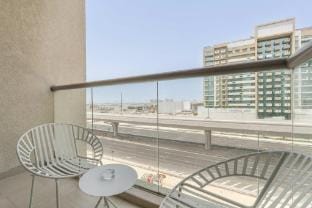 Jebel Ali apartment sleeps 2 with a Swimming Pool Apartment in Dubai