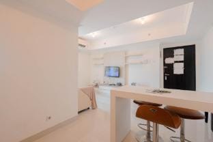 Near MRT Station 2BR The Wave Kuningan By Travelio Apartment in South Jakarta City