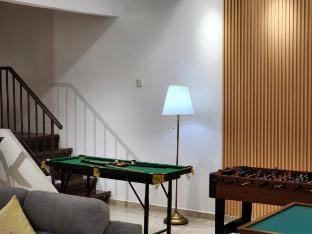 NEW! PJ SS2 Landed Home | 19 Pax | 5BR 4Bath | KL Vacation rental in Petaling Jaya