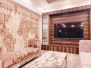 1 BHK- GK1 near M Block Market by HostMyStay Vacation rental in New Delhi