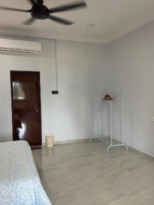 Rumah Sungai Impiana Room 2 (In-Villa Room) Vacation rental in Malaysia