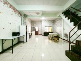 Townhouse, 200m the Pink Line MRT, Near Airport Vacation rental in Bangkok