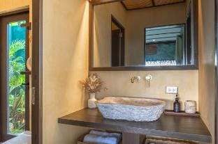 Luxury 1-bedroom Villa with Private Pool Villa in General Luna