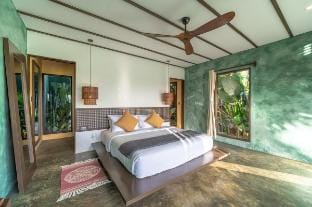 Luxury 1-bedroom Villa with Private Pool Villa in General Luna