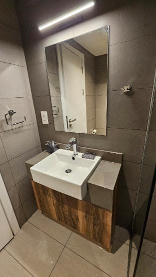 Garden View Apartment w/ Pool in community! Vacation rental in Al Sharjah