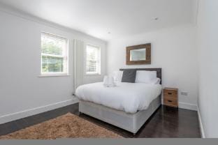 Islington Charm 1BR | Essex Road Apartment in London Borough of Islington