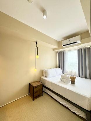 Stylish 1bedroom with balcony Vacation rental in Iloilo City