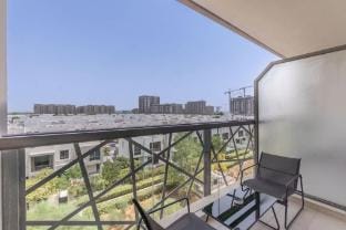 Townsquare Apartment sleeps 3 with Garden Views Apartment in Dubai