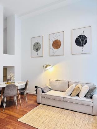 Comfortable, Modern, Charming Loft in Las Ventas Apartment in Centro