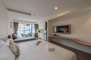 Nha Trang Beach Central Stunning view SUITE_Pool Vacation rental in Nha Trang