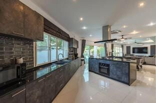 *Quiet4Br w/ Pool Table, 3 Min to Rawai Beach V161 Villa in Rawai