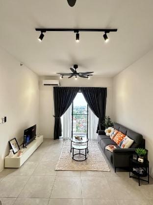 Exclusive 4BR Gateway |Sleeps 9Pax@Bukit Mertajam Vacation rental in George Town