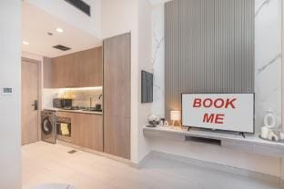 Chic Unit in Studio City Sleeps 2 with Pool and Gym Apartment in Dubai