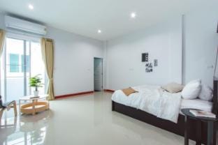 Prakaithong Village · 3-Storey Bungalow E26 Vacation rental in Thailand