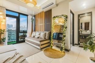 Big Groups | 2 Condos Combined Near Venice Mall Vacation rental in Makati