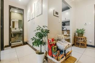 Stylish 1BR Walk to Venice Grand Canal & Near BGC Apartment in Makati