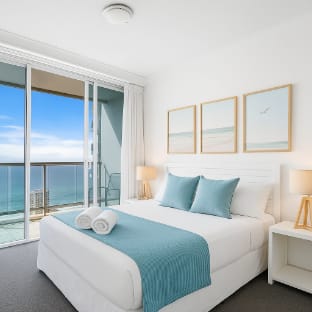 Ocean Beach View 33rd floor Upper Level Apartment in Surfers Paradise