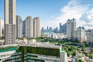 1 BEDROOM LANDMARK WIN HOME LUXURY Apartment in Ho Chi Minh City