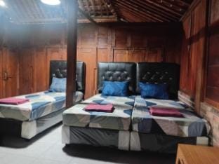 Homestay Wongso Kasongan SYARIAH, Rumah 4 KT, 2 KM Vacation rental in Yogyakarta