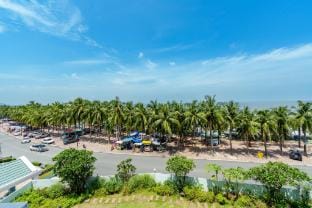 Sea view Bang Saen on Bang Saen Royal Beach Apartment in Chon Buri Changwat