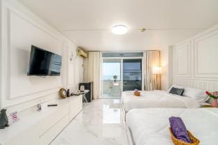 Sea view Bang Saen on Bang Saen Royal Beach Apartment in Chon Buri Changwat