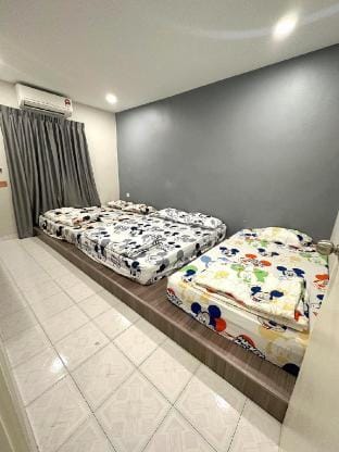 taman u 96 homestay Vacation rental in Johor Bahru