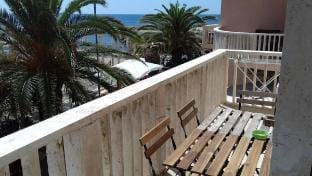 Suite beachfront near the railway station and port Apartment in Civitavecchia