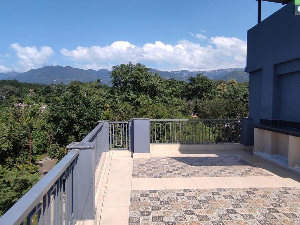 Enchanting Mountain Stays Hotel in Dehradun