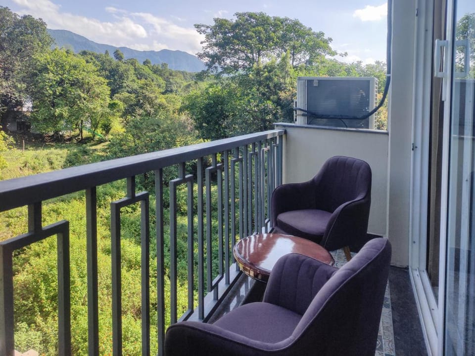 Enchanting Mountain Stays Hotel in Dehradun