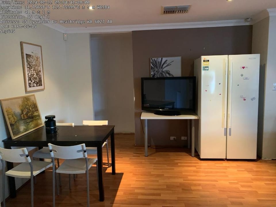 Joondalup 别墅中的一间卧室或者一张床位 Vacation rental in Joondalup
