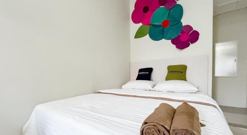 Urbanview @ Ra Residence Buah Batu Hotel in Bandung