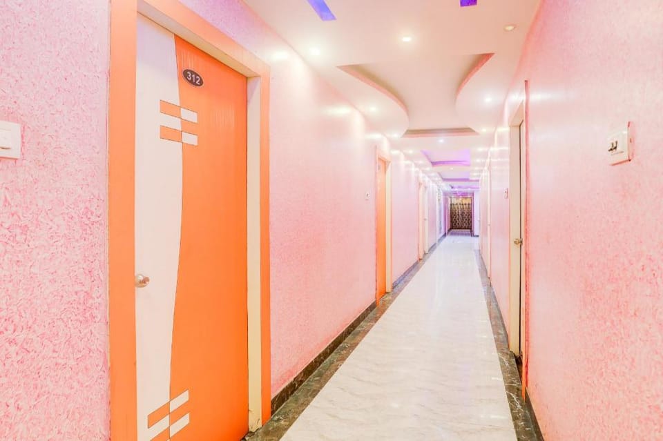 Super Hotel O The Triotel Inn Hotel in West Bengal