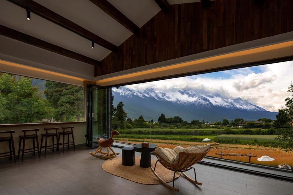 LiJiang Mountain Spring Resort Hotel in China