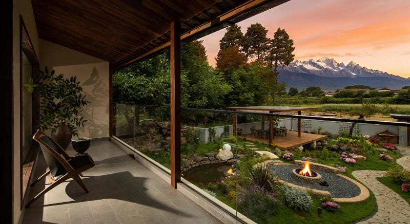LiJiang Mountain Spring Resort Hotel in China