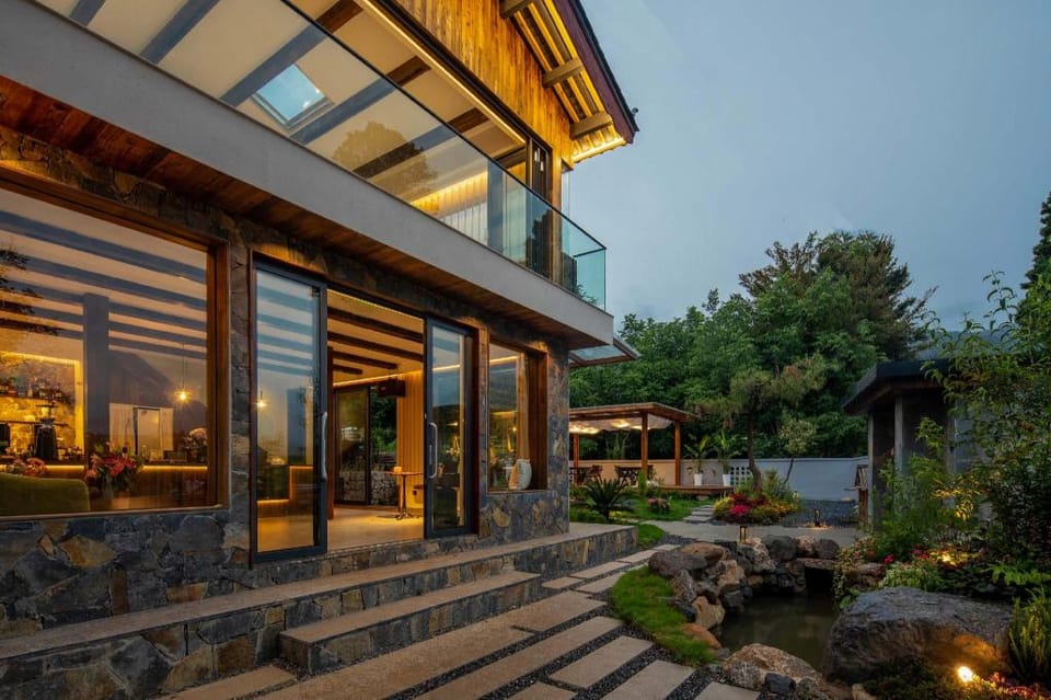 LiJiang Mountain Spring Resort Hotel in China
