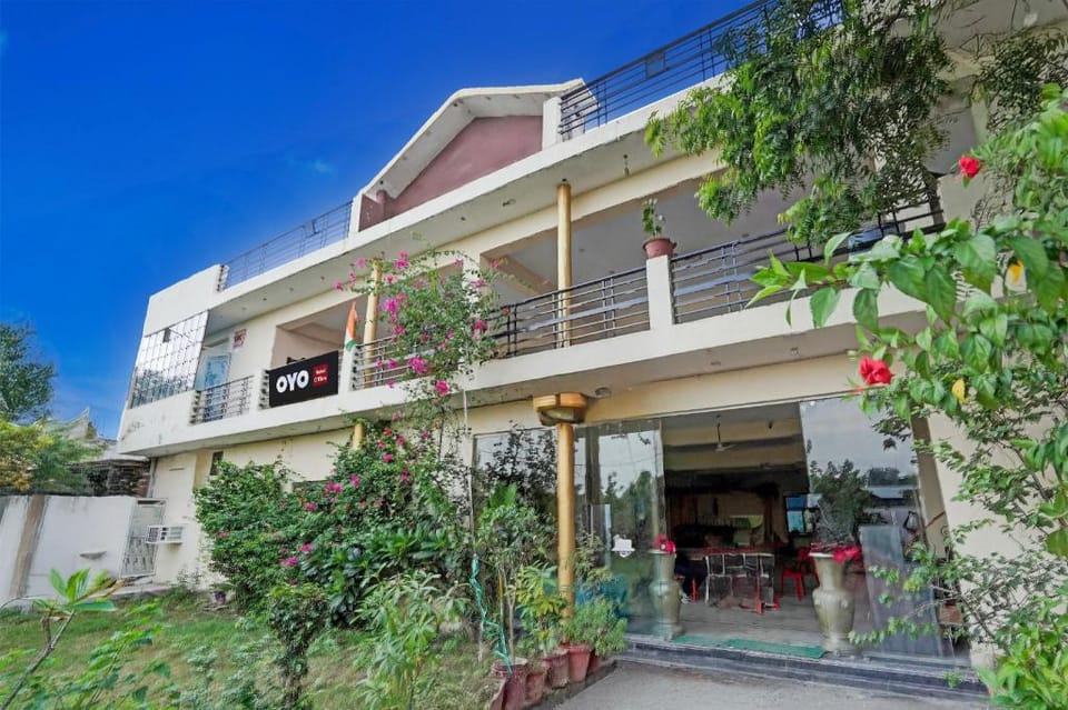 Hotel O ONMT Inter College Kanpur Formerly Mangalam Palace Hotel in Nepal