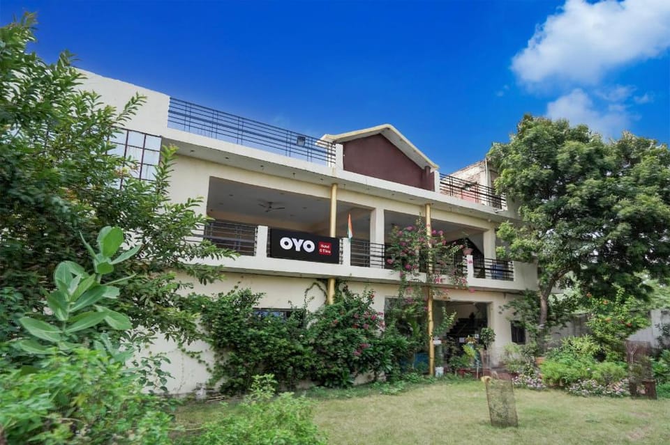 Hotel O ONMT Inter College Kanpur Formerly Mangalam Palace Hotel in Nepal
