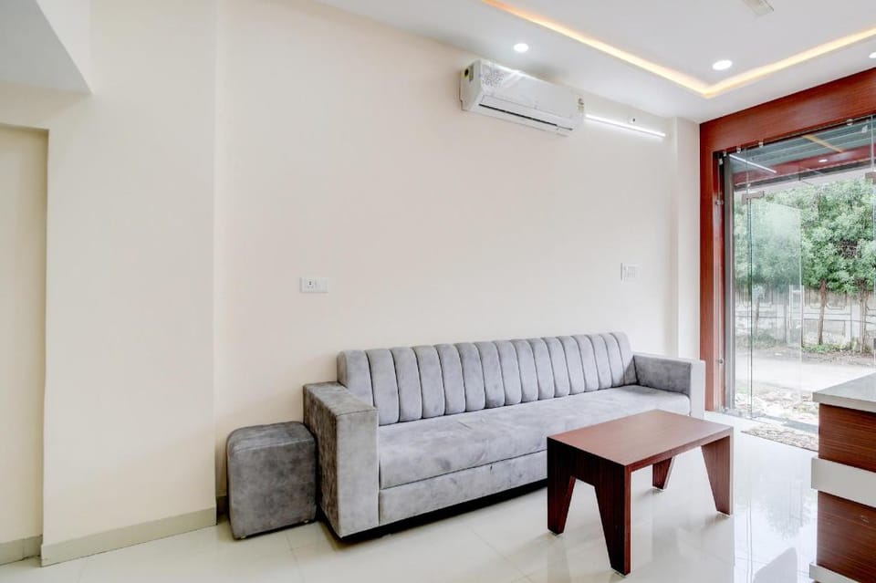Hotel O by OYO Shri Vinayak Hotel in India