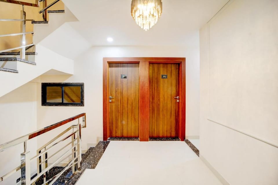Hotel O by OYO Shri Vinayak Hotel in India