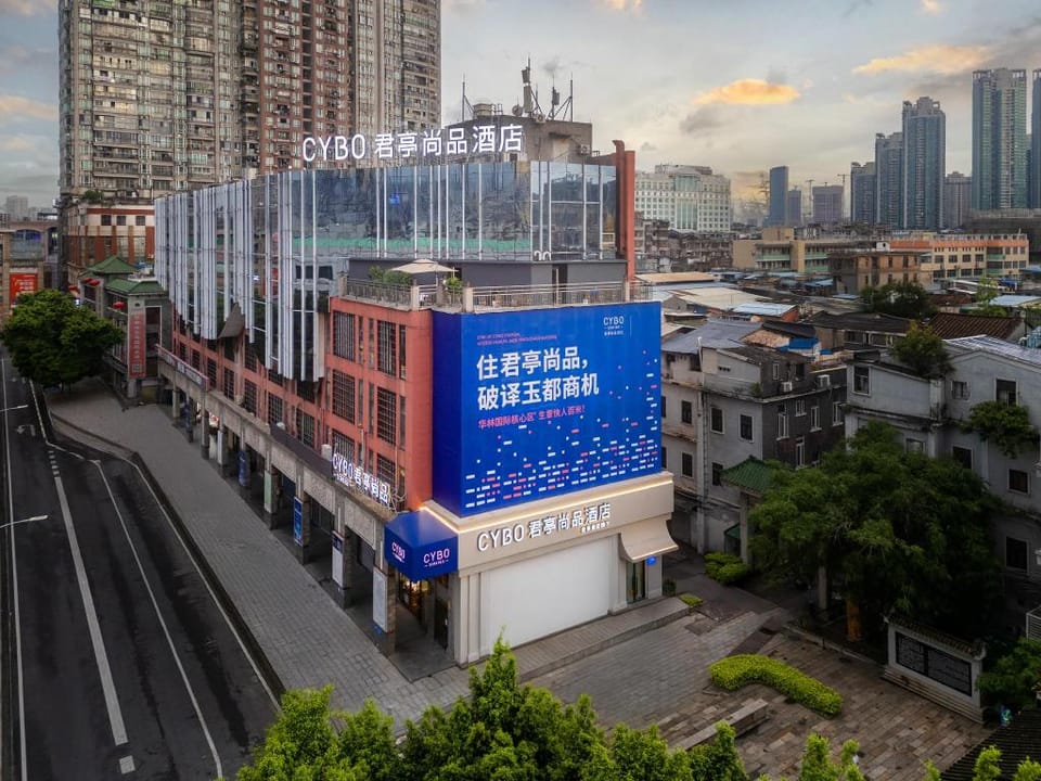 CYBO Station SSAW Shangpin Hotel Shangxiajiu Liwan Guangzhou Hotel in Guangzhou