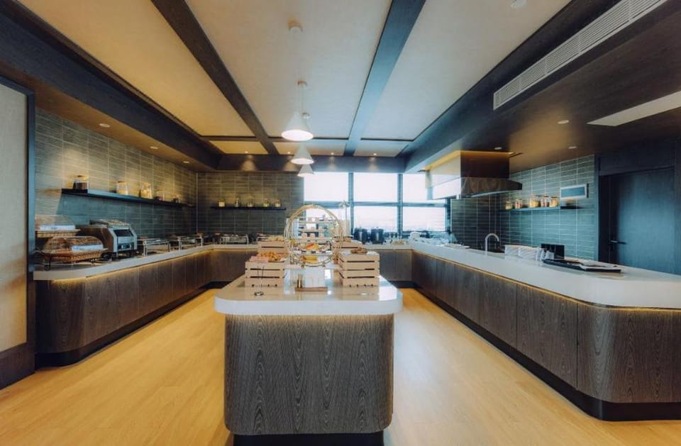 Guangzhou Shamian Island Yiliyouju (Baientan Greater Bay Area Art Center Branch) Hotel in Guangzhou